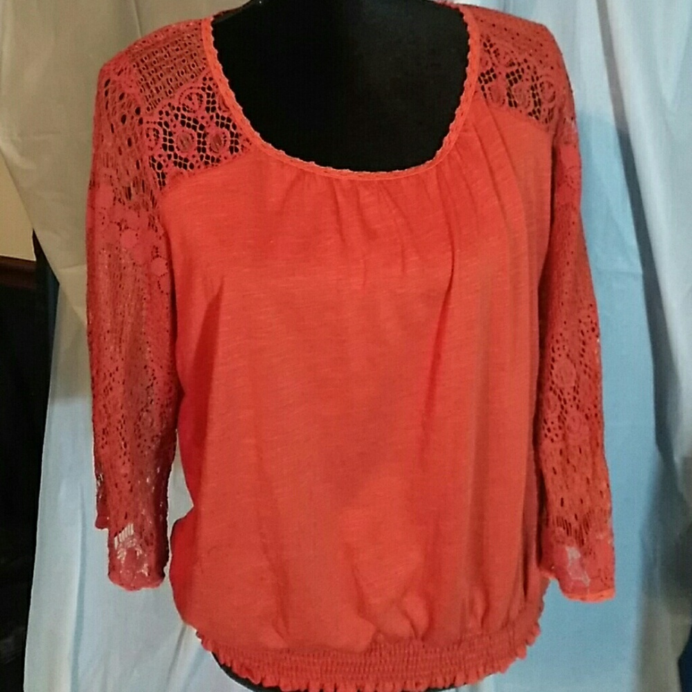 Burnt orange, laced sleeve blouse; Large 🌺
